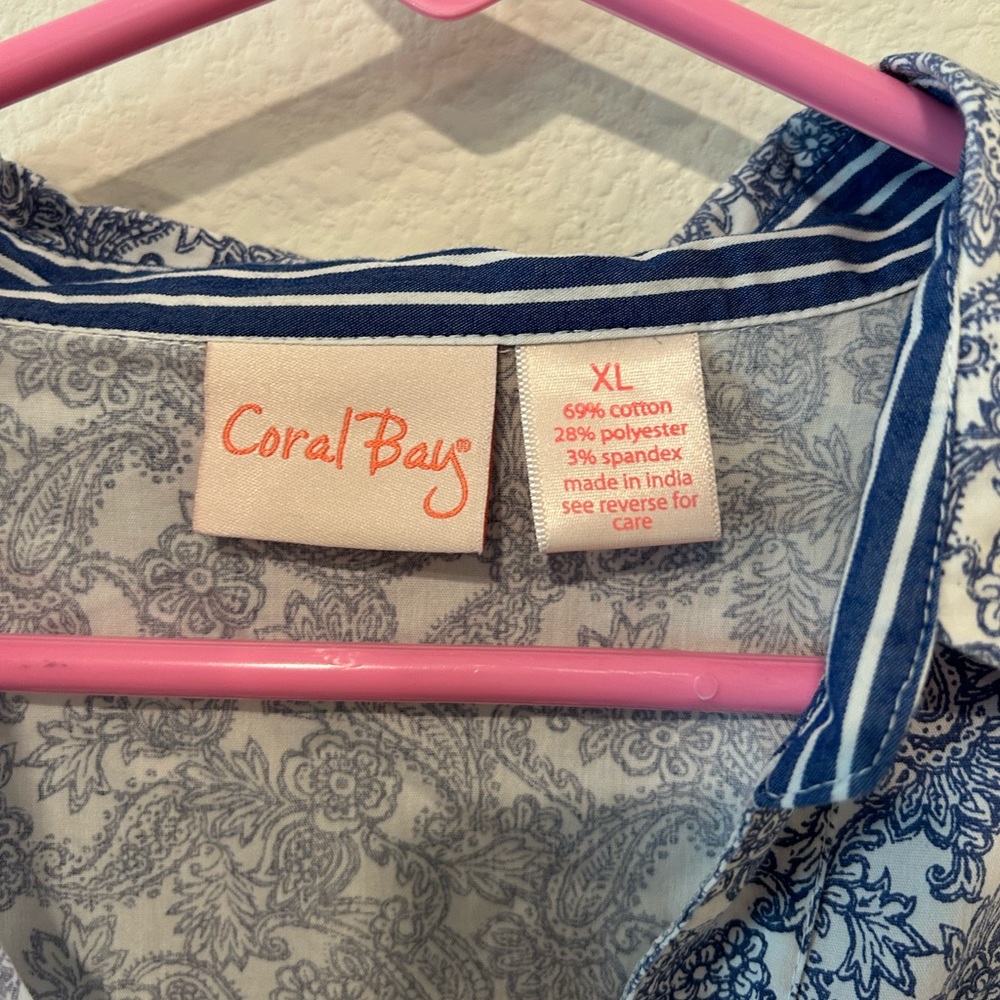 Button down top - Picture 5 of 5